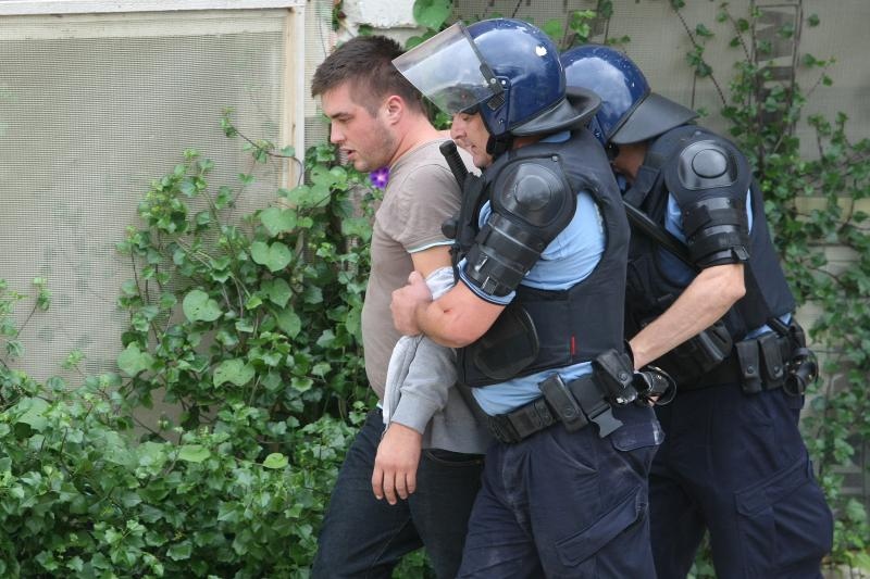 Sveti Filip i Jakov: Brutalna deložacija majke i sina Sveti Filip i Jakov: Brutalna deložacija majke i sina