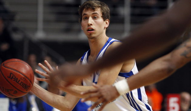 Zadar, 010211.
EuroChallenge 2011, last 16. Kosarkaska utakmica KK Zadar – KK Telenet Oostende. Dvorana Kresimira Cosica u Zadru na Visnjiku. Na slici kosarkas Zadra Josip Pelczmann.
Foto: Jure Miskovic / CROPIX