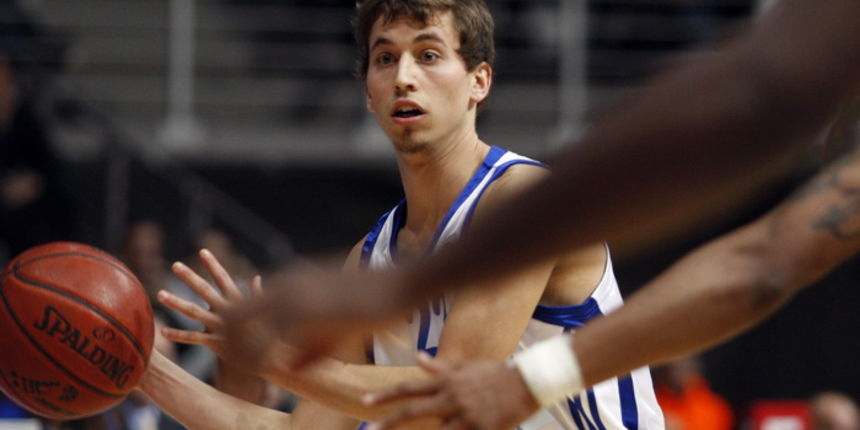 Zadar, 010211.
EuroChallenge 2011, last 16. Kosarkaska utakmica KK Zadar – KK Telenet Oostende. Dvorana Kresimira Cosica u Zadru na Visnjiku. Na slici kosarkas Zadra Josip Pelczmann.
Foto: Jure Miskovic / CROPIX