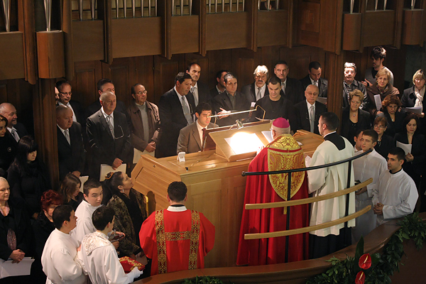 Nadbiskup mons. Ivan Prendža, Foto: Saša Čuka Nadbiskup mons. Ivan Prendža, Foto: Saša Čuka