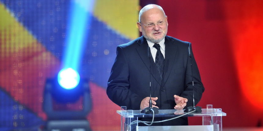 Zagreb, 241211.
HTV, Prisavlje 3.
Studio Anton Marti.
Svecanost proglasenja najboljih sportasa i sportskih ekipa za 2011. u izboru Sportskih novosti.
Na fotografiji: govor predsjednika HOO-a Zlatka Matese.
Foto: Boris Kovacev / CROPIX Zagreb, 241211.
HTV, Prisavlje 3.
Studio Anton Marti.
Svecanost proglasenja najboljih sportasa i sportskih ekipa za 2011. u izboru Sportskih novosti.
Na fotografiji: govor predsjednika HOO-a Zlatka Matese.
Foto: Boris Kovacev / CROPIX