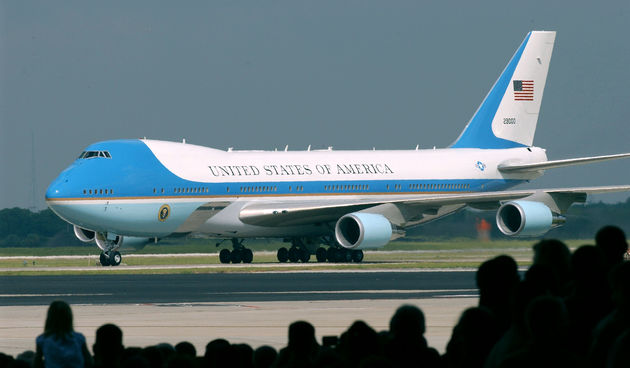 Air Force One taxies on Mac Dill Air Force Bases flight line as military personnel from MacDill Air Force Base, Tampa, Florida, watch on  June 16, 2004. (US Air Force Photo by A1C Jason P Robertson) (Released)