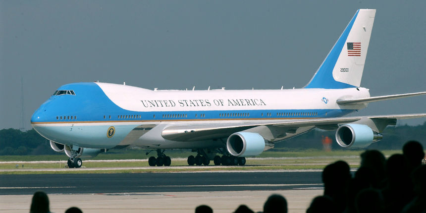 Air Force One taxies on Mac Dill Air Force Bases flight line as military personnel from MacDill Air Force Base, Tampa, Florida, watch on June 16, 2004. (US Air Force Photo by A1C Jason P Robertson) (Released) Air Force One taxies on Mac Dill Air Force Bases flight line as military personnel from MacDill Air Force Base, Tampa, Florida, watch on June 16, 2004. (US Air Force Photo by A1C Jason P Robertson) (Released)