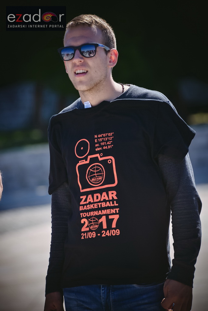 #ZDBT2017: Snimanje Milenijske fotografije košarkaške lopte na Pozdravu suncu #ZDBT2017: Snimanje Milenijske fotografije košarkaške lopte na Pozdravu suncu