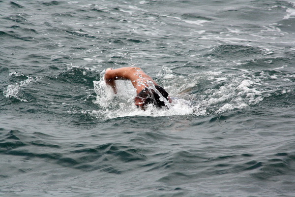 Dani Dikla 2009: Dr Velimir Susak Taci isplivao maraton Preko-Diklo Dani Dikla 2009: Dr Velimir Susak Taci isplivao maraton Preko-Diklo