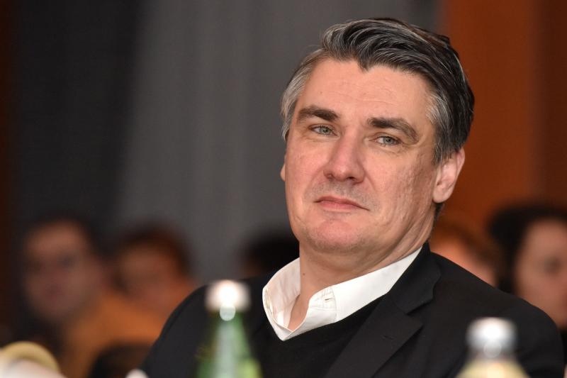 Drženje zadarskih SDP-ovaca u hotelu Kolovare. Foto: Dino Stanin/PIXSELL