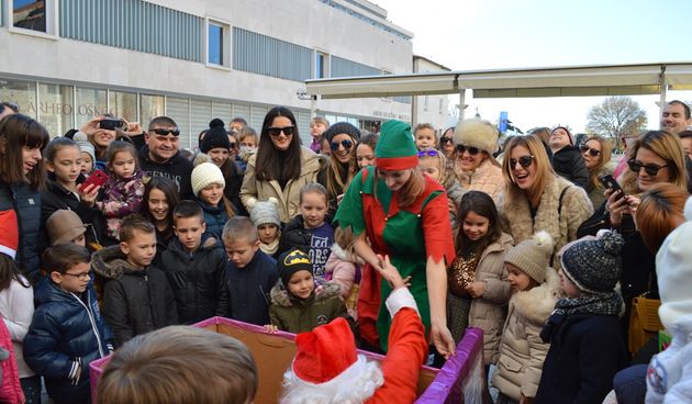 Djed Božićnjak iz Laponije stigao na Forum- poštom!