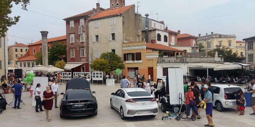 Zadar đira i kombinira