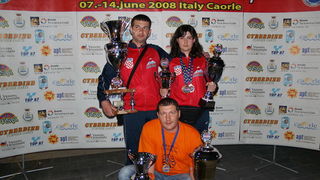 Obitelj Lesic (Vladimir i Vlatka, cuci Zvonimir) iz Caorlea se vratila s gomilom pehara