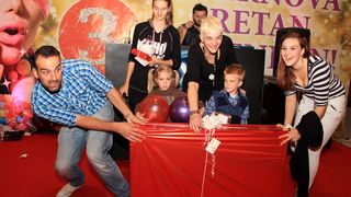 Image 685931 (auto) Image 685931 (auto)