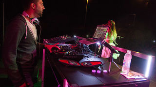 Mještani Bibinja sinoć su uživali u vrhunskom koncertu grupe Colonija na sportskom centru Crljenica Mještani Bibinja sinoć su uživali u vrhunskom koncertu grupe Colonija na sportskom centru Crljenica