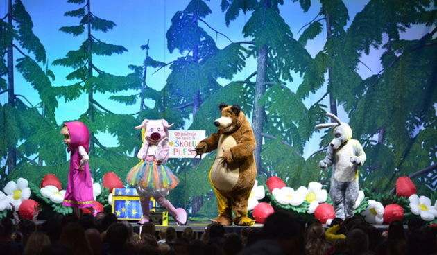 Predstava “Maša i Medvjed” moskovskog Dječjeg kazališta oduševila zadarske mališane