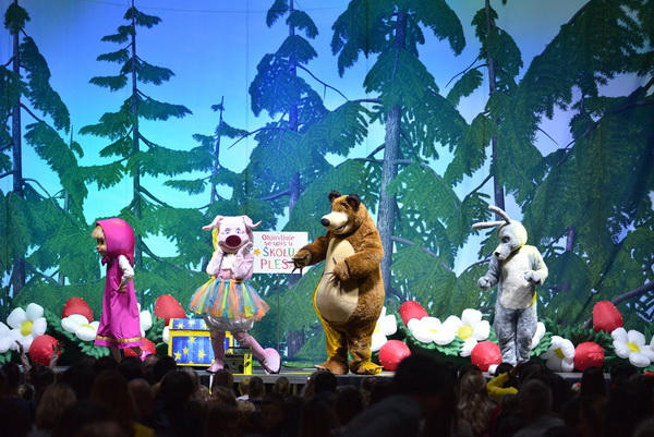 Predstava “Maša i Medvjed” moskovskog Dječjeg kazališta oduševila zadarske mališane Predstava “Maša i Medvjed” moskovskog Dječjeg kazališta oduševila zadarske mališane