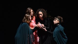 Premijera predstave “U sjeni” udruge “Igrajmo se” Premijera predstave “U sjeni” udruge “Igrajmo se”