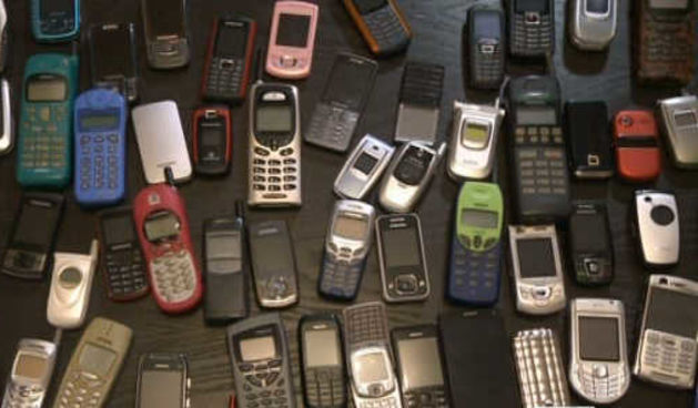 Najčudniji mobiteli svih vremena: Direkt posjetio najveću kolekciju starih mobitela na svijetu! (thumbnail)