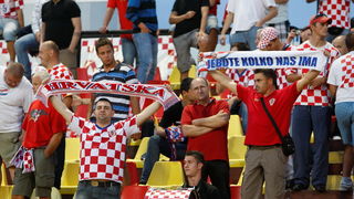 Bratislava, Slovacka, 110810.
Stadion Pasienky.
Medjunarodna  prijateljska nogometna utakmica 
Slovacka – Hrvatska.
Na fotografiji: hrvatski navijaci.
Foto: Ronald Gorsic / CROPIX