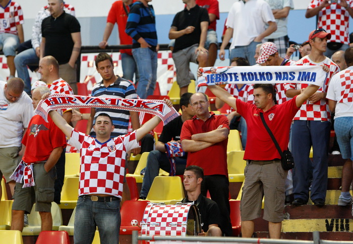 Bratislava, Slovacka, 110810.
Stadion Pasienky.
Medjunarodna  prijateljska nogometna utakmica 
Slovacka – Hrvatska.
Na fotografiji: hrvatski navijaci.
Foto: Ronald Gorsic / CROPIX