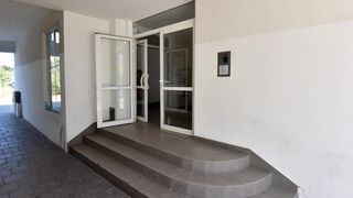 Zadar: Zgrada u kojoj je policija sinoć pronašla beživotno tijelo 49-godišnje žene, Photo: Dino Stanin/PIXSELL Zadar: Zgrada u kojoj je policija sinoć pronašla beživotno tijelo 49-godišnje žene, Photo: Dino Stanin/PIXSELL