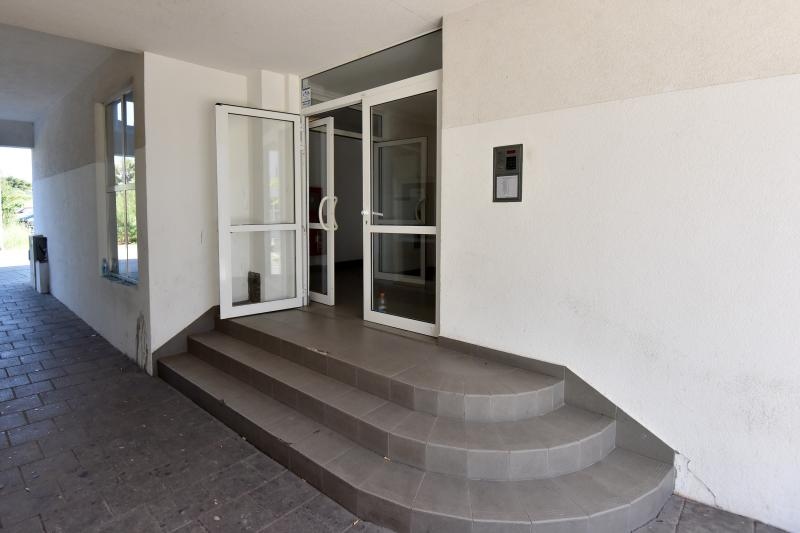 Zadar: Zgrada u kojoj je policija sinoć pronašla beživotno tijelo 49-godišnje žene, Photo: Dino Stanin/PIXSELL Zadar: Zgrada u kojoj je policija sinoć pronašla beživotno tijelo 49-godišnje žene, Photo: Dino Stanin/PIXSELL