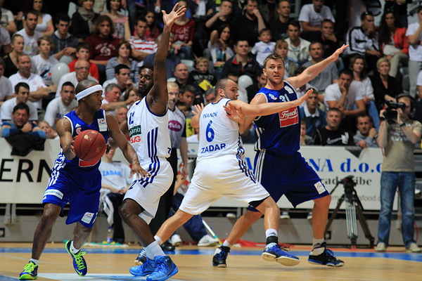 Finale doigravanja, 2. utakmica: KK Zadar – KK Cibona 76-92