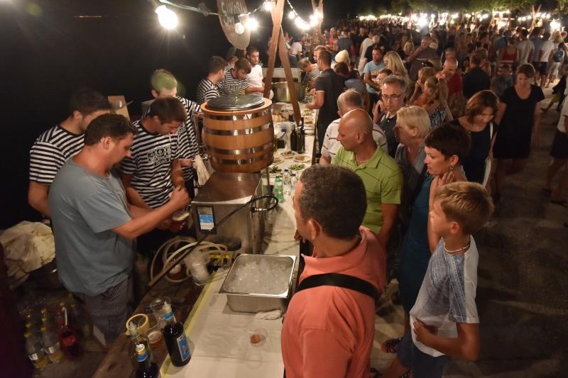 Zadar: Posljednja večer tradicionalne fešte Noć punog miseca, Photo: Dino Stanin/PIXSELL