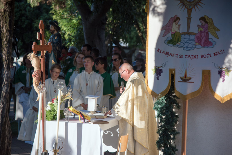 Procesija u Biogradu na blagdan sv. Roka, foto: Vinko Pešić Procesija u Biogradu na blagdan sv. Roka, foto: Vinko Pešić
