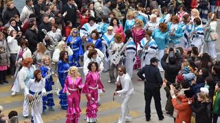 Karnevalska povorka okupila se na parkiralistu kod ‘Ljepotice’ a potom je krenula prema sredisnjem gradskom Trgu. Photo: Dino Stanin/PIXSELL