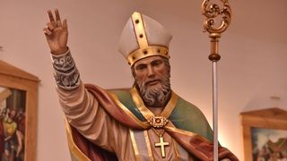 Kistanje: Zadarski nadbiskup Želimir Puljić blagoslovio relikvije sv. Nikole. Foto: Hrvoje Jelavić/PIXSELL Kistanje: Zadarski nadbiskup Želimir Puljić blagoslovio relikvije sv. Nikole. Foto: Hrvoje Jelavić/PIXSELL