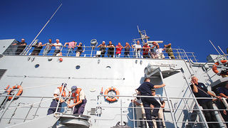 Polazak ratnog broda HRM-a sa zadarske rive (foto:Saša Čuka)