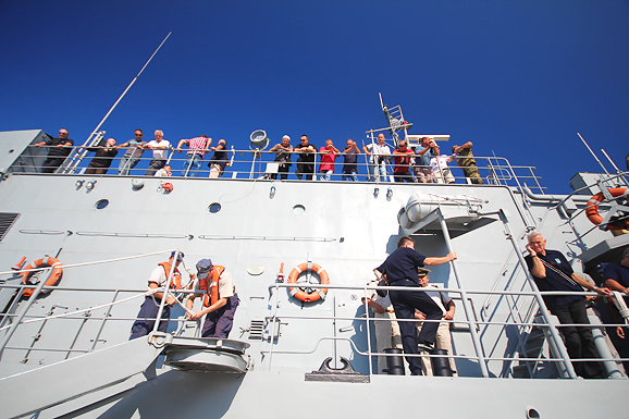 Polazak ratnog broda HRM-a sa zadarske rive (foto:Saša Čuka)