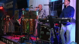 Friday Night Live: Jet Set Band @ Famous Beach Bar & Grill. Foto: Ivan Brčić Friday Night Live: Jet Set Band @ Famous Beach Bar & Grill. Foto: Ivan Brčić