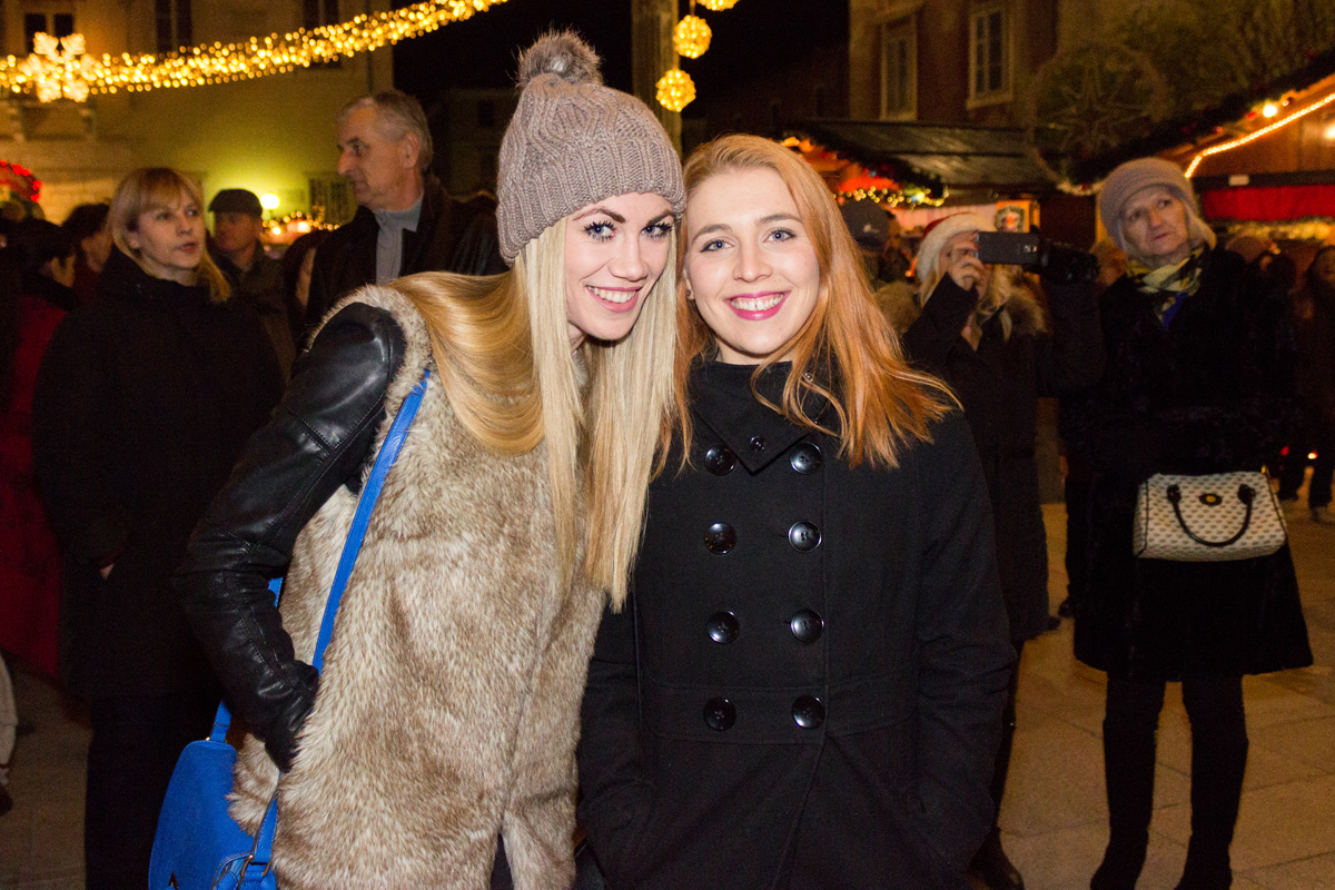 Doček 2017: Najluđa noć na zadarskom Poluotoku privukla više tisuća Zadrana i gostiju Doček 2017: Najluđa noć na zadarskom Poluotoku privukla više tisuća Zadrana i gostiju