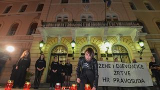 Klub studenata Antifijaka organizirao mirni prosvijed ispred Županijskog suda u Zadru