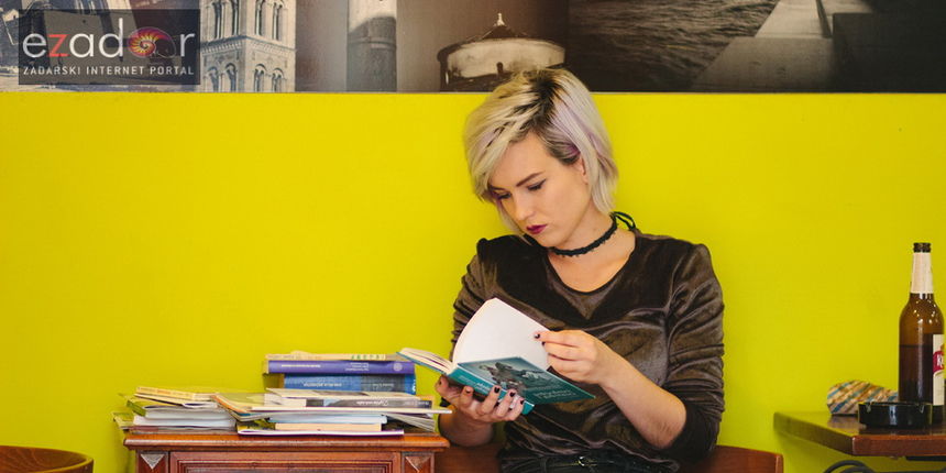 Đir po gradu, petak 20. listopada 2017. Knjige, čitanje, čitateljka