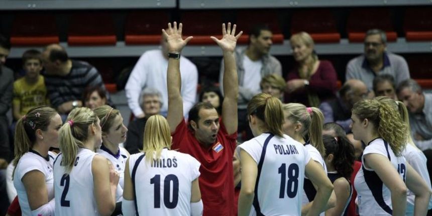 03.01.2014., Sportska dvorana Gimnasium, Rovinj – Kvalifikacije za plasman na Svjetsko prvenstvo odbojkasica u Italiji, Hrvatska – Madjarska. Brazilac Angelo Anibal Vercesi izbornik je hrvatske zenske odbojkaske reprezentacije. Photo: Dusko Marusic/PIXSEL 03.01.2014., Sportska dvorana Gimnasium, Rovinj – Kvalifikacije za plasman na Svjetsko prvenstvo odbojkasica u Italiji, Hrvatska – Madjarska. Brazilac Angelo Anibal Vercesi izbornik je hrvatske zenske odbojkaske reprezentacije. Photo: Dusko Marusic/PIXSEL