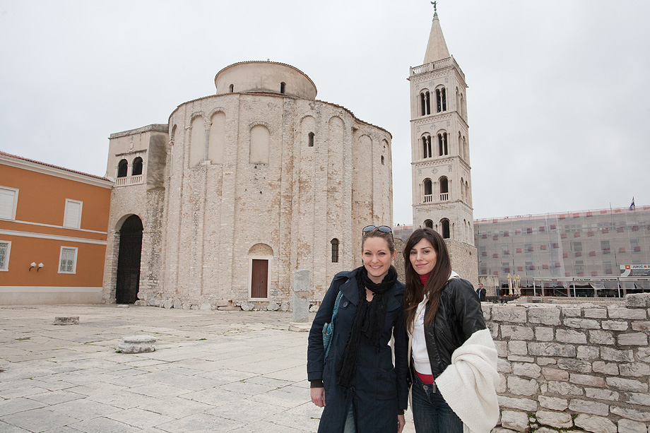 Top model Lorena Dias Terezinho i njena sestra Mara Dias, pronašle davno izgubljenu obitelj u Bibinjama, foto: Leo Banić Top model Lorena Dias Terezinho i njena sestra Mara Dias, pronašle davno izgubljenu obitelj u Bibinjama, foto: Leo Banić