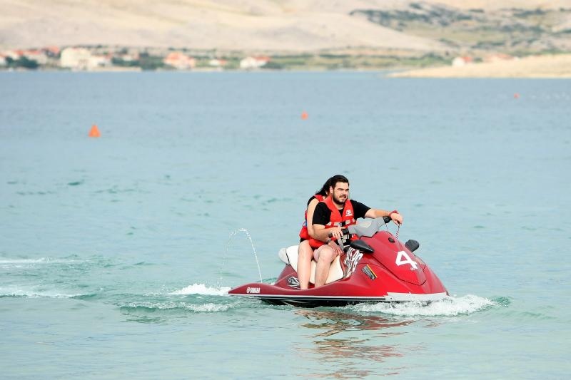 Zrće: Drugi dan Hideout festivala privukao je mnogobrojnu publiku na after beach party, Photo: Luka Stanzl/PIXSELL Zrće: Drugi dan Hideout festivala privukao je mnogobrojnu publiku na after beach party, Photo: Luka Stanzl/PIXSELL