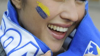 Zenica,181109.
Atmosfera uoci utakmice za odlazak na SP u nogometu izmedju Bosne i Hercegovine i Portugala. Navijaci Bosne i Hercegovine su spremni za navijanje.
Foto: Dado Ruvic / CROPIX