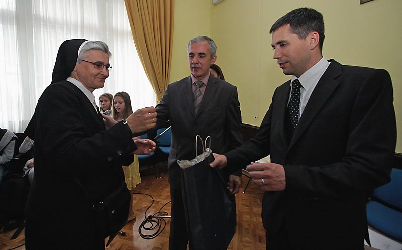 Image 1072217 (auto)