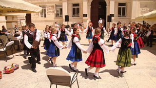 OŠ Zadarski otoci, učenici na Narodnom trgu