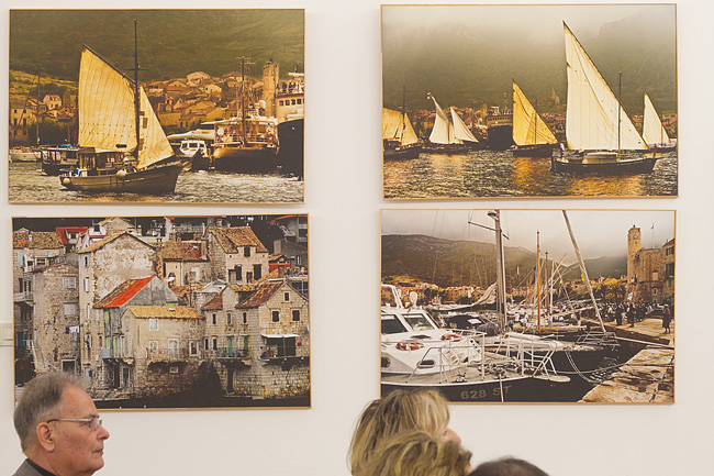 U Muzeju antičkog stakla otvorena je izložba fotografija ”Rota palagruzona” autora Ive Pervana i predavanje ”Falkuša – od Palagruže do Atlantika” profesora Joška Božanića, foto: Leo Banić U Muzeju antičkog stakla otvorena je izložba fotografija ”Rota palagruzona” autora Ive Pervana i predavanje ”Falkuša – od Palagruže do Atlantika” profesora Joška Božanića, foto: Leo Banić