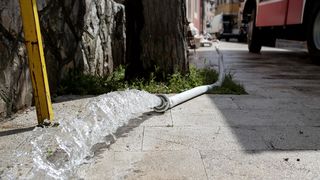 Obrovac: Poplava se polako povlači, stanovnici spašavaju stvari iz domova