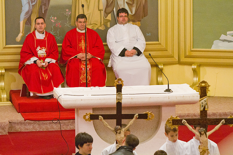 Sinoć je u Bibinjama na jedinstveni način obilježen Velik petak, foto: Leo Banić Sinoć je u Bibinjama na jedinstveni način obilježen Velik petak, foto: Leo Banić