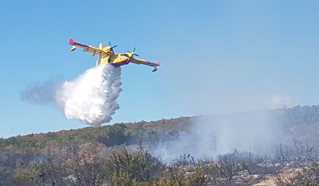 Kanader, požar, vatra