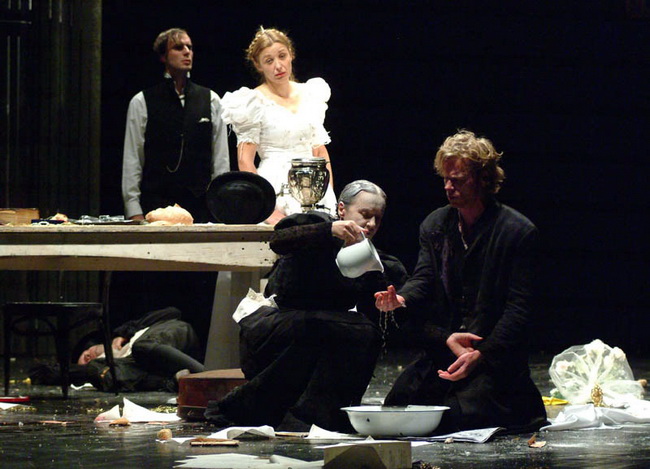 Slovensko mladinsko gledalisce: Zlocin i kazna u HKK Zadar