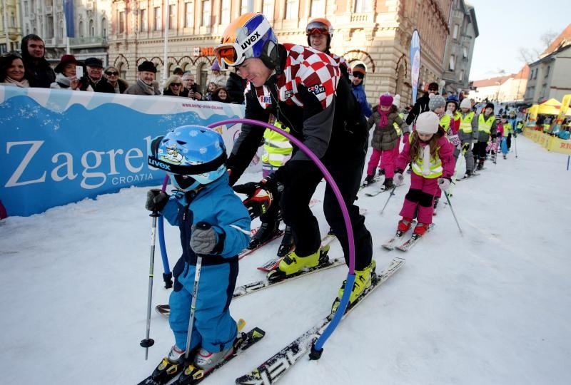 FIS World Snow Day za klince u društvu s Ivicom Kostelićem FIS World Snow Day za klince u društvu s Ivicom Kostelićem