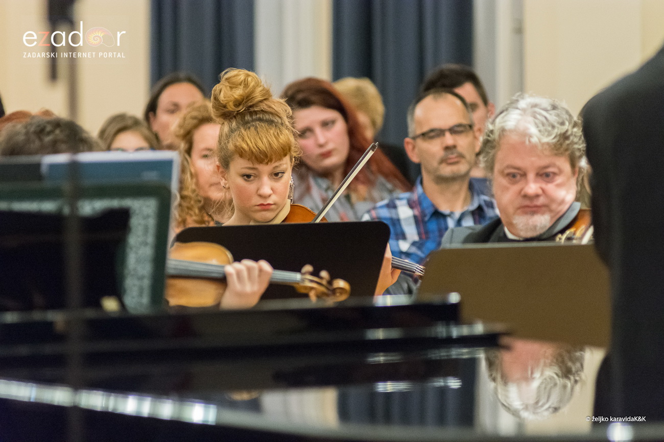“Glazbena fantazija” Zadarskog komornog orkestra u Svečanoj dvorani Sveučilišta u Zadru. Solist Berislav Šipuš na klaviru, pod ravnanjem maestra Pavla Dešpalja “Glazbena fantazija” Zadarskog komornog orkestra u Svečanoj dvorani Sveučilišta u Zadru. Solist Berislav Šipuš na klaviru, pod ravnanjem maestra Pavla Dešpalja