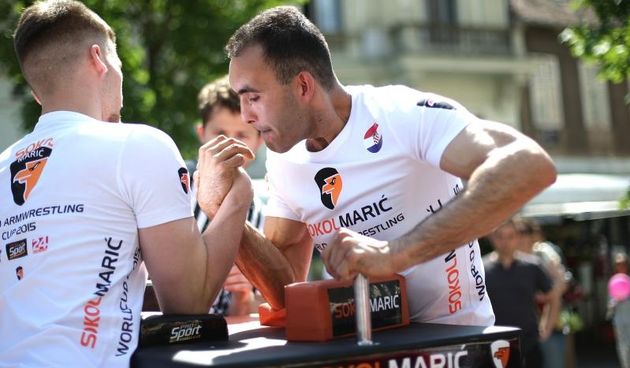 Na Cvjetnom trgu održan Svjetski kup u obaranju ruke Sokol Marić 2015, Foto: PIXSELL/Sanjin Strukić