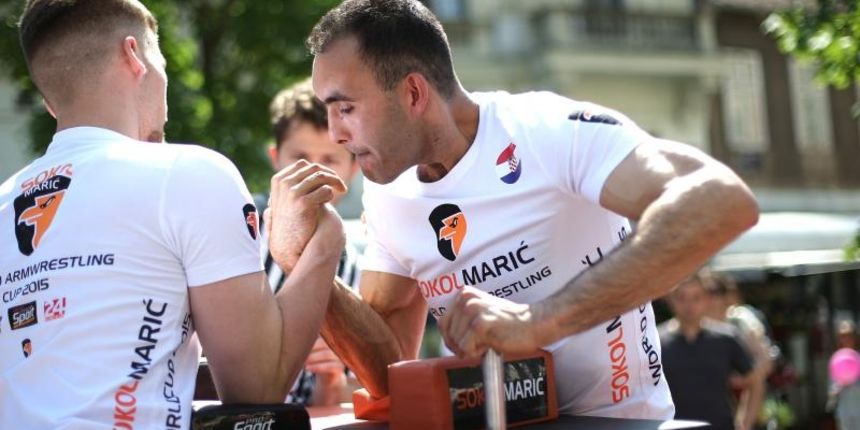 Na Cvjetnom trgu održan Svjetski kup u obaranju ruke Sokol Marić 2015, Foto: PIXSELL/Sanjin Strukić Na Cvjetnom trgu održan Svjetski kup u obaranju ruke Sokol Marić 2015, Foto: PIXSELL/Sanjin Strukić