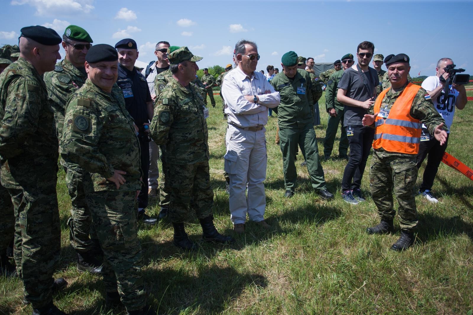 Ante Jović ponio titulu najspremnijeg vojnika na godišnjem natjecanju Hrvatske vojske Ante Jović ponio titulu najspremnijeg vojnika na godišnjem natjecanju Hrvatske vojske